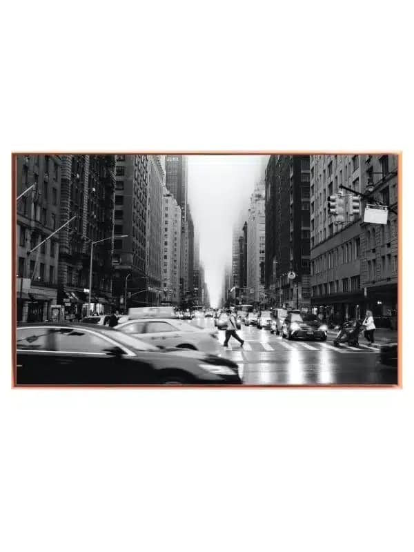 Regnvåd Storbygade i Sort-hvid