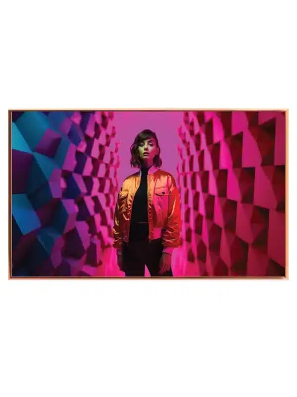 Kvinde korridor vægge med neonlys geometri