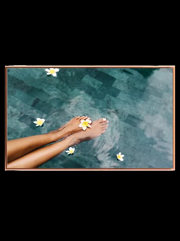 Fødder vand blomster med refleksioner fliser