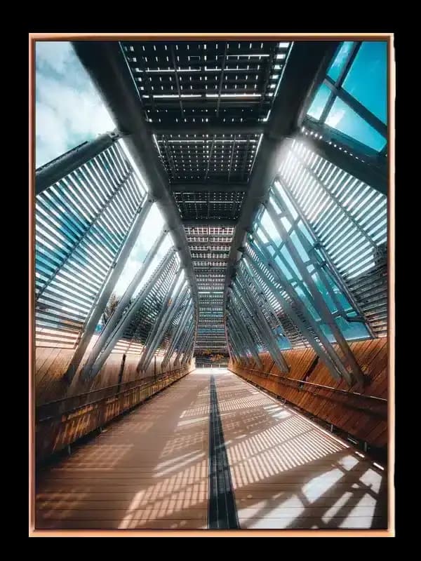 Futuristisk Bro i Sollys